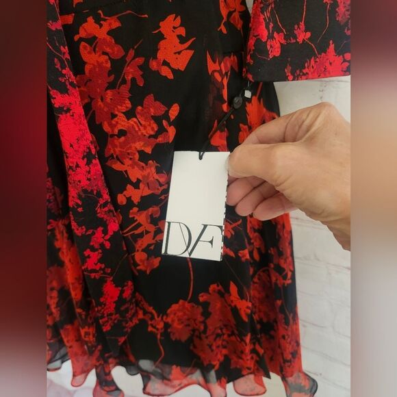NWT Diane Von Furstenberg "Irina" Black/Red Floral Silk Jersey Wrap Dress Sz.2 - Picture 8 of 11